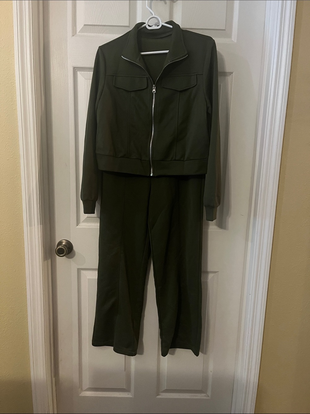 Women’s Olive Green Zip-Front Jacket & Pants Set